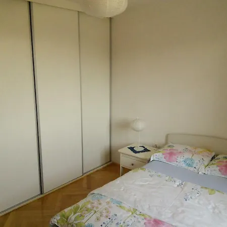 Apartmán Center V16 *