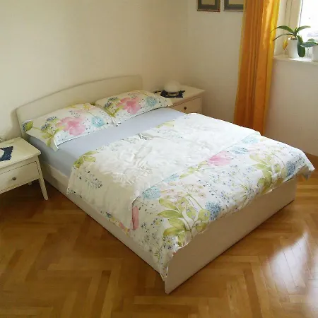 Center V16 Koper